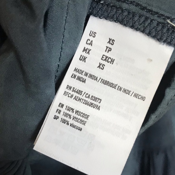 American Eagle Bell sleeve plunging front tie top - Picture 7 of 8